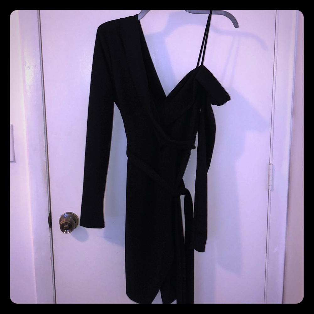 ✨2XHP✨Brand new with tags FashionNova Asymmetrical Dress